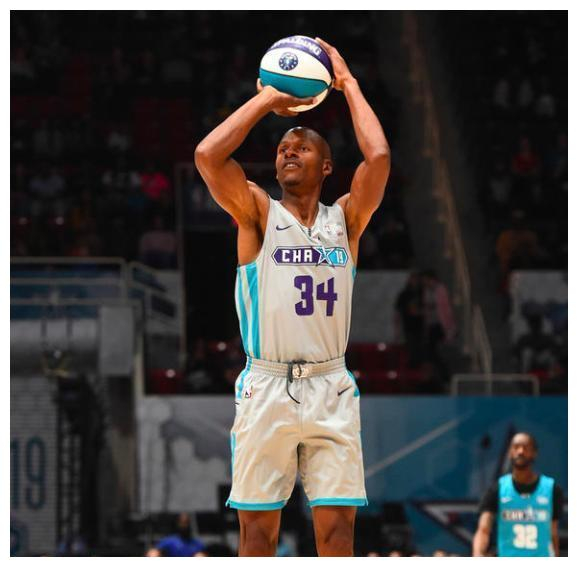 lol皮肤购买-包含斯图加特训练开放日，今晨主帅复盘引欢呼，NBA总决赛在即，纪律约束更严格的词条
