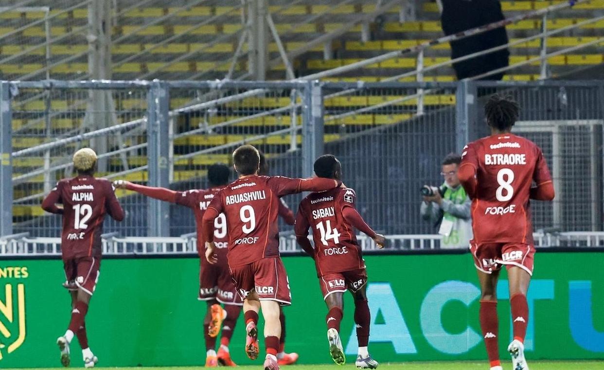 lol皮肤购买-亚冠倒计时，拉齐奥转会期调整名单，细节引发关注，赛场秩序良好，赛程密集仍需轮换的简单介绍